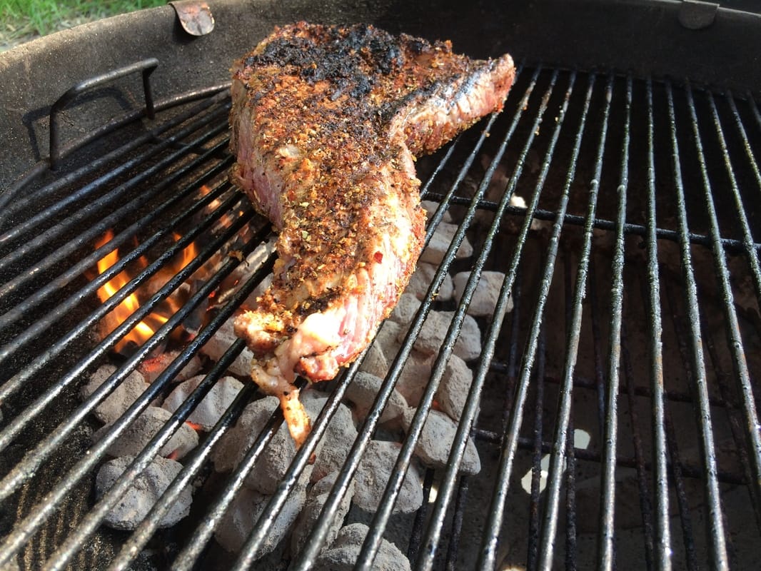 indirect grilling BBQ tri tip on a weber kettle grill